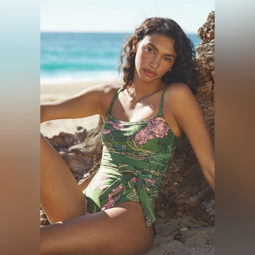 Antropologie Hutch Zenna Floral One-Piece Swimsuit Size Medium NWT